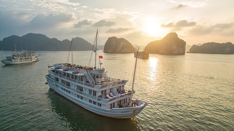 Two of Paradise Cruise’s four 17-cabin Paradise Luxury vessels have been repurposed for the new experience, affording day trippers the same level of luxury as overnight cruisers for the first time. 