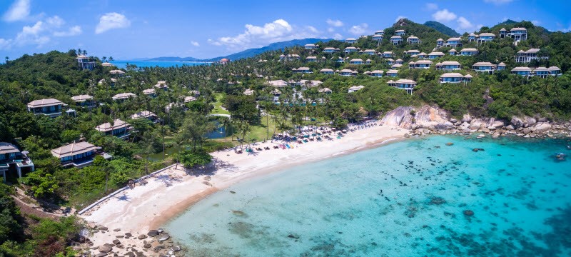 Located on a secluded cape in the southeast of Koh Samui, Banyan Tree overlooks a coral reef