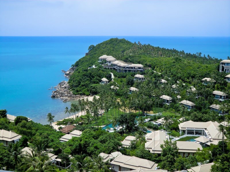 Nestled among acres of coconut palms and flora, Banyan Tree Samui commands an impressive view over the Gulf of Thailand.