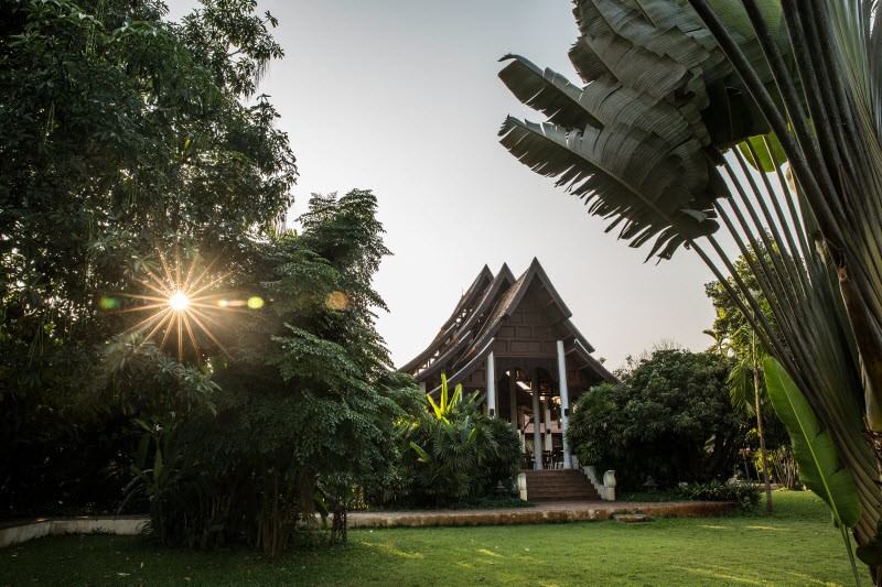 The Dawn is located on the banks of the Ping River, some 25 km south of Chiang Mai