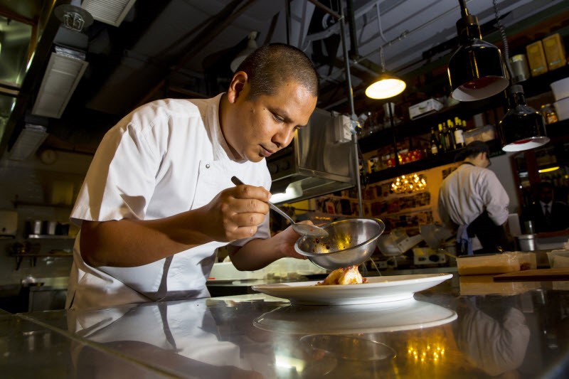 Metropole Hanoi Hosts Peruvian Chef Daniel Chavez at Les Arômes Festival 2017