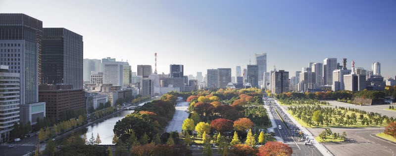 Palace Hotel Tokyo views of the surrounding Imperial Palace gardens and beyond