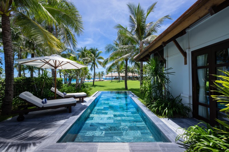 Twenty-seven villas have their own private swimming pools with sunbeds.