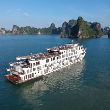 Measuring 86 meters long, 13.9 meters wide and 13 meters high, the new 1200-ton steel President Cruises vessel is the largest overnight ship to ever ply Halong Bay’s waters.