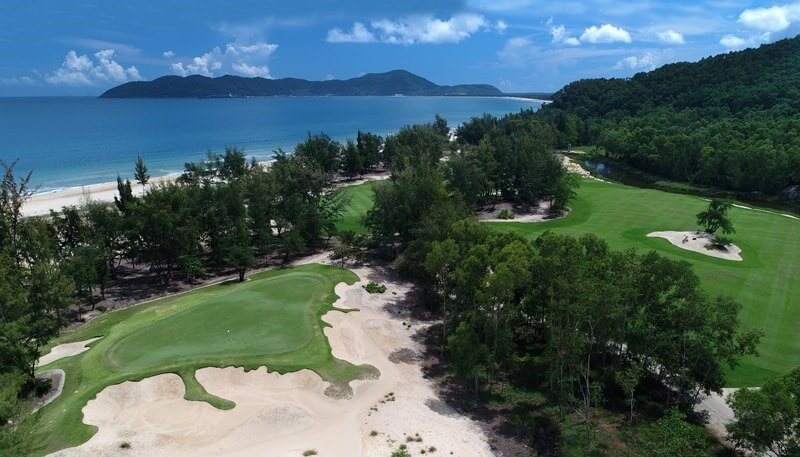 Unfolding between the mountains and the East Sea, Laguna Golf Lang Co is indicative of the quality of golf on offer on the Vietnam Golf Coast