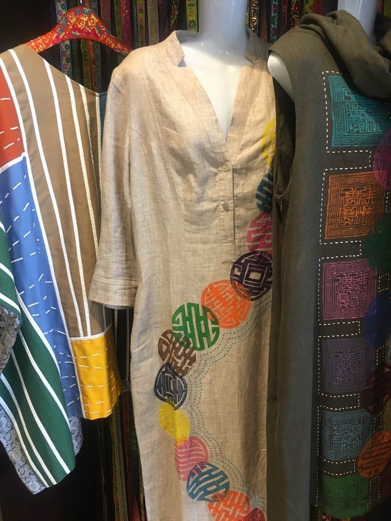 As a result of guests asking after the striking creations to take home, one-off dresses by Chula Fashion are also for sale in the resort’s gift shop.