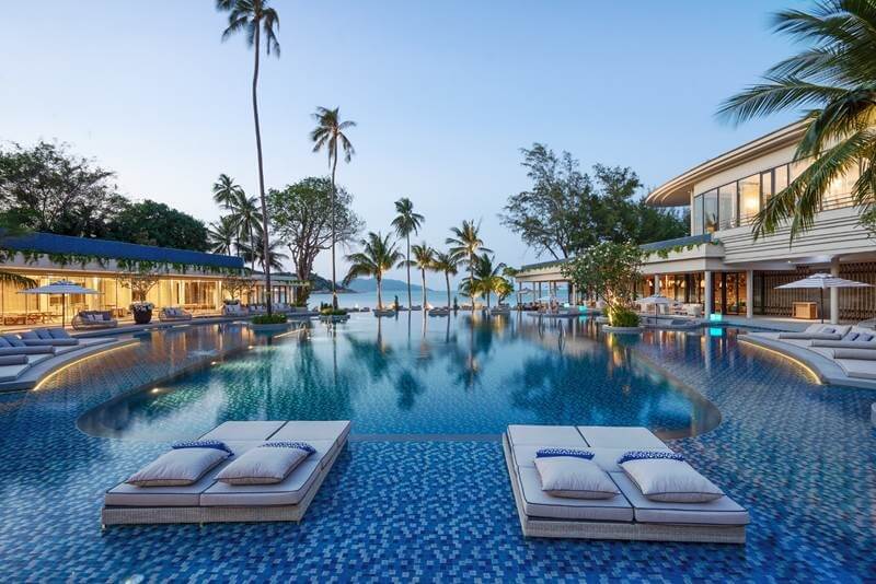 Meliá Koh Samui features a two-level infinity pool with sunken seating areas, overlooking Choeng Mon Beach, on the north-eastern tip of Koh Samui in the Gulf of Thailand.