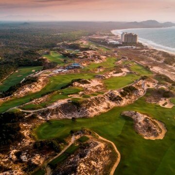 Laid out over spectacular rolling topography, The Bluffs is one of Asia’s most exacting coastal tests