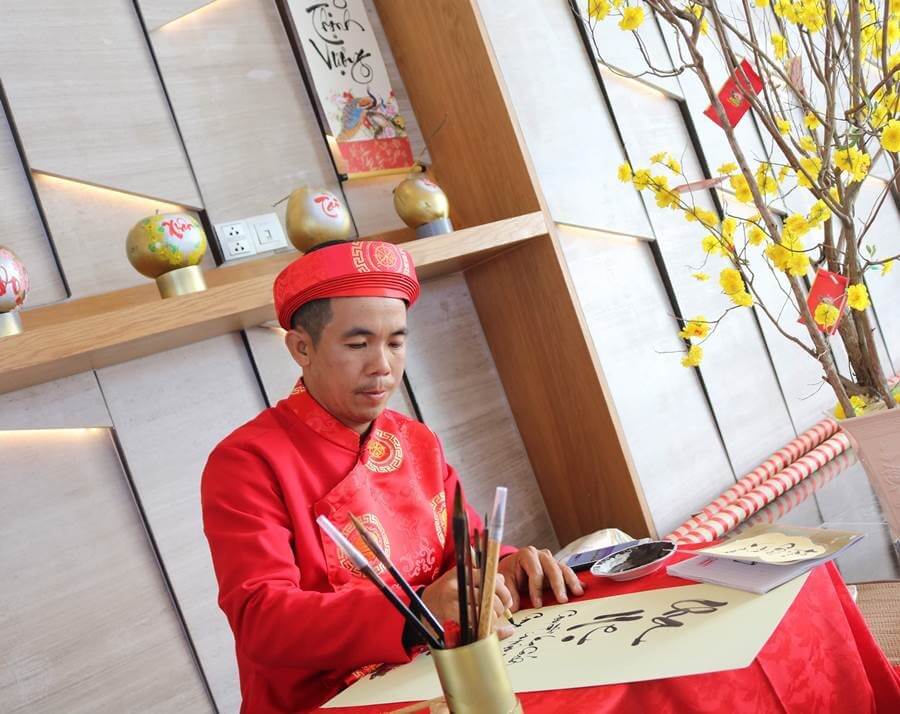 Calligraphy giving, dragon dancing and Tet games including pick the lucky envelope and bamboo dancing will be staged at the lobby to mark the first day of the Lunar New Year.  