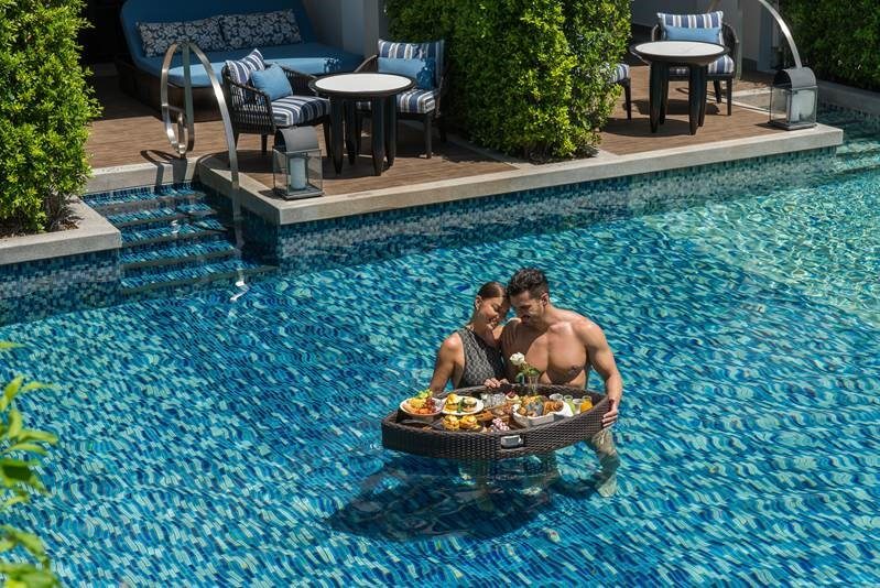 Cupid has aimed his bow at Meliá Koh Samui, enticing couples with floating breakfast, tapas with bubbles and a massage class for couples dubbed the “Ultimate Hands On”. 