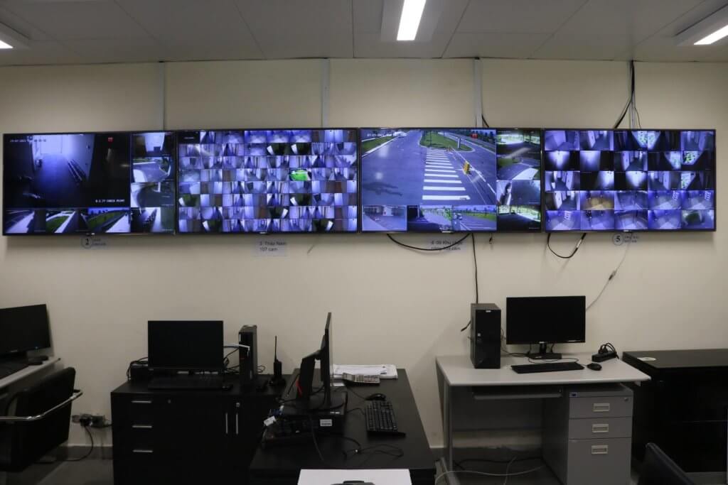 At the CCTV and fire panel room, guests view footage captured by 531 CCTV cameras, and learn of 3162 smoke detectors and 9548 sprinklers designed to ensure safety at the 30-hectare resort.