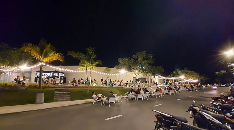 To pay homage to the quintessential Vietnamese pastime of spending hours sipping brews on the pavement with friends, 30-hectare beachfront resort Alma, a Preferred Hotels & Resorts member, has launched Cam Ranh’s most hip and happening venue, Chill’s Snack & Bar. 