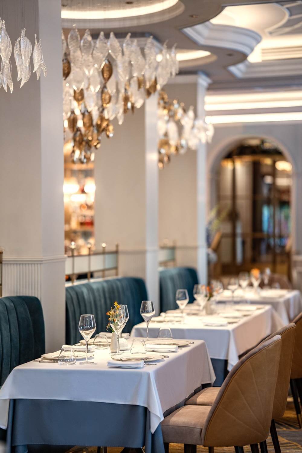Le Beaulieu features an elegant and sophisticated new design, alongside renowned French gastronomy and a wide selection of wines