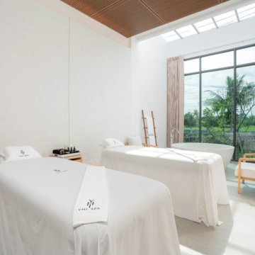 The extensive menu from Meliá’s signature YHI Spa, that is 300sqm and home to five treatment rooms, offers signature treatments and packages, as well as an array of massages, body masks and wraps, body exfoliation, facial treatments, manicure, pedicure, and more.