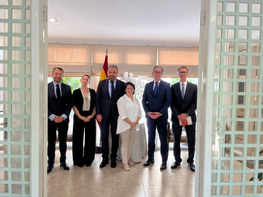 Meliá’s CEO Gabriel Escarrer Jaume and COO Andre Gerondeau had a meeting with Spain’s ambassador during their recent visit to Vietnam