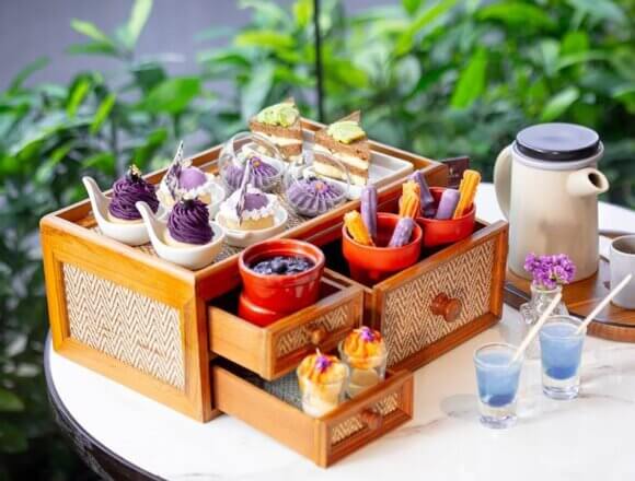 Crispy butterfly pea flowers with purple hummus, lavender mousse with mirror glaze and purple potato mont blanc are among the visually compelling savoury and sweet treats served with a selection of teas or freshly brewed coffee as part of Meliá Chiang Mai’s “Summer Purple Afternoon Tea”.