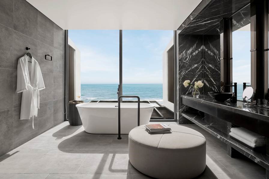 Gran Oceanfront Villa Bathroom