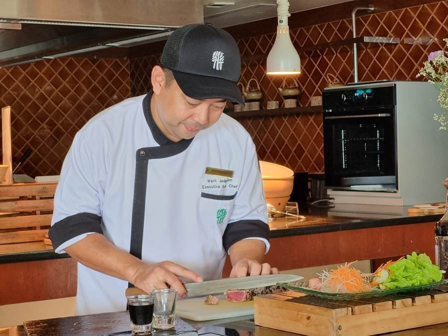 Some 25 years after he first began his love affair with Japanese cuisine, Chef Warit Jadpratum has brought the art of kaiseki to Banyan Tree Samui.