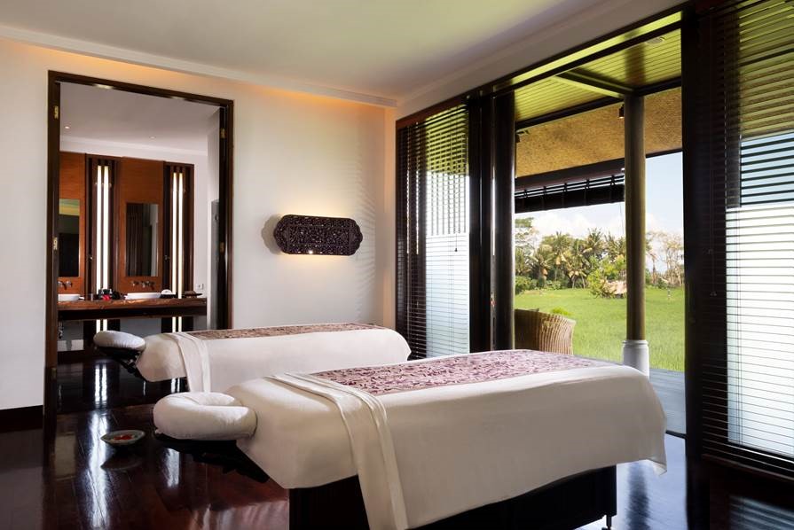 Overlooking the rice paddies in a couple's Spa Suite