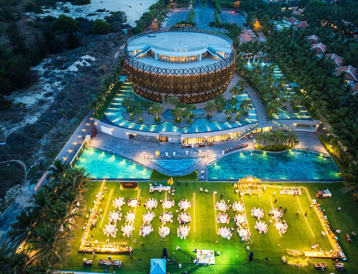 The largest multipurpose convention centre in the region, Axi Plaza marks The Anam Group’s third major development, following the launch of luxurious resorts The Anam Cam Ranh and The Anam Mui Ne in 2017 and 2023 respectively.