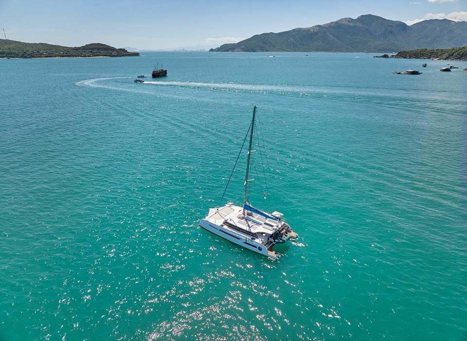 A Catamaran Voyage will allow guests to uncover Nha Trang’s glistening seascapes aboard the resort’s own luxury yacht