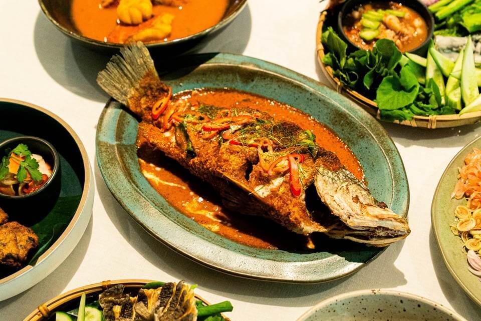 Phuket’s bounty of fresh ingredients are utilised in dishes that mine the rich culinary heritage of Southern Thailand