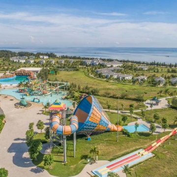 Vinpearl Water Park Ha Tinh with Melia Vinpearl Cua Sot in the background