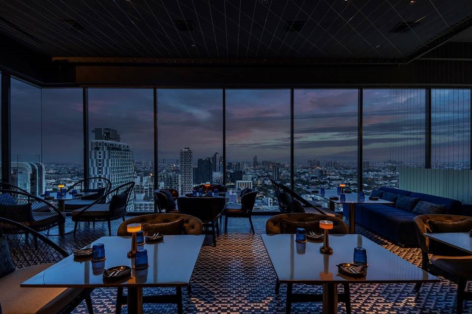 Crowning Thailand’s first INNSiDE hotel, sky-high LUZ Bangkok Tapas Bar is marking its first anniversary with a vibrant new menu that applies a novel twist to classic Spanish dishes.