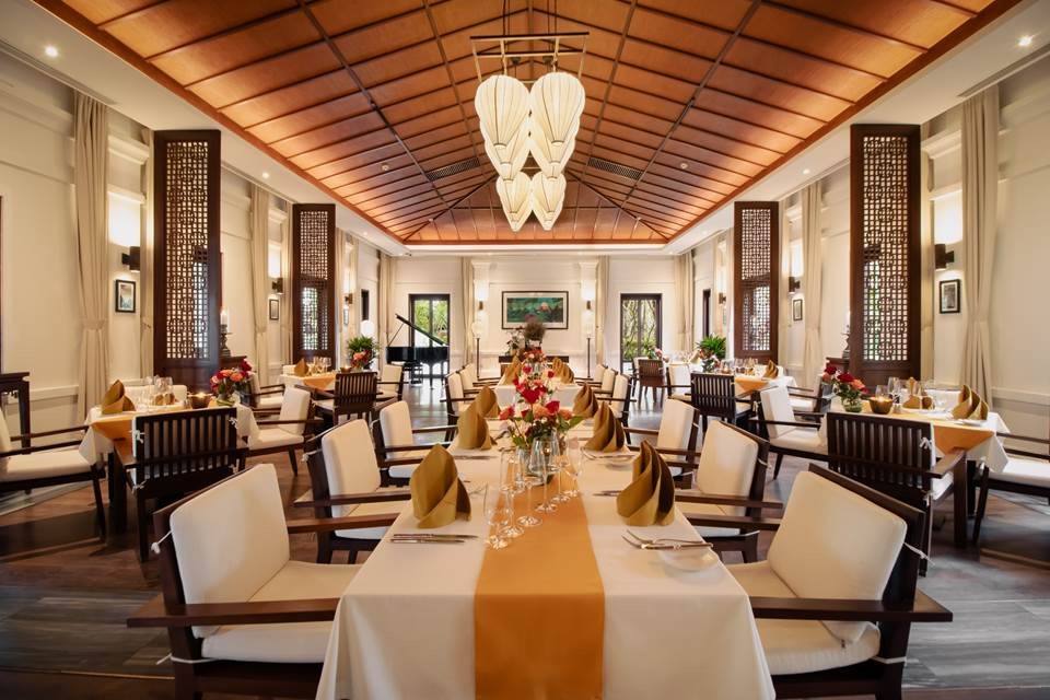 Replete with an open kitchen, grand piano, and courtyard with a canopy of established gardens, The Colonial is serving a new six-course menu crafted by The Anam Cam Ranh’s executive chef Duy Anh Nguyen with optional wine pairing.