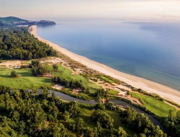 A Sir Nick Faldo Signature layout is central to the ultra luxe appeal of Laguna Lang Co
