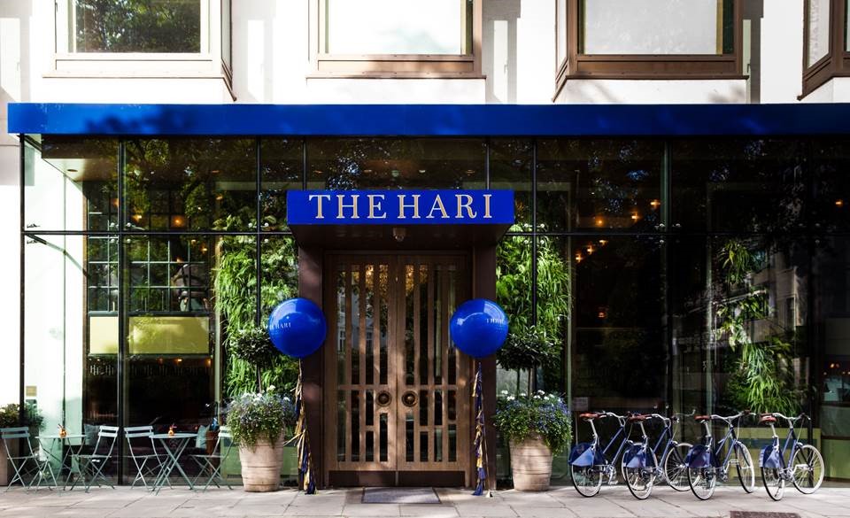 In the heart of London’s chic Belgravia neighbourhood on Chesham Place, The Hari London is a stone’s throw from some of the world’s most famous attractions such as Buckingham Palace and Harrods.