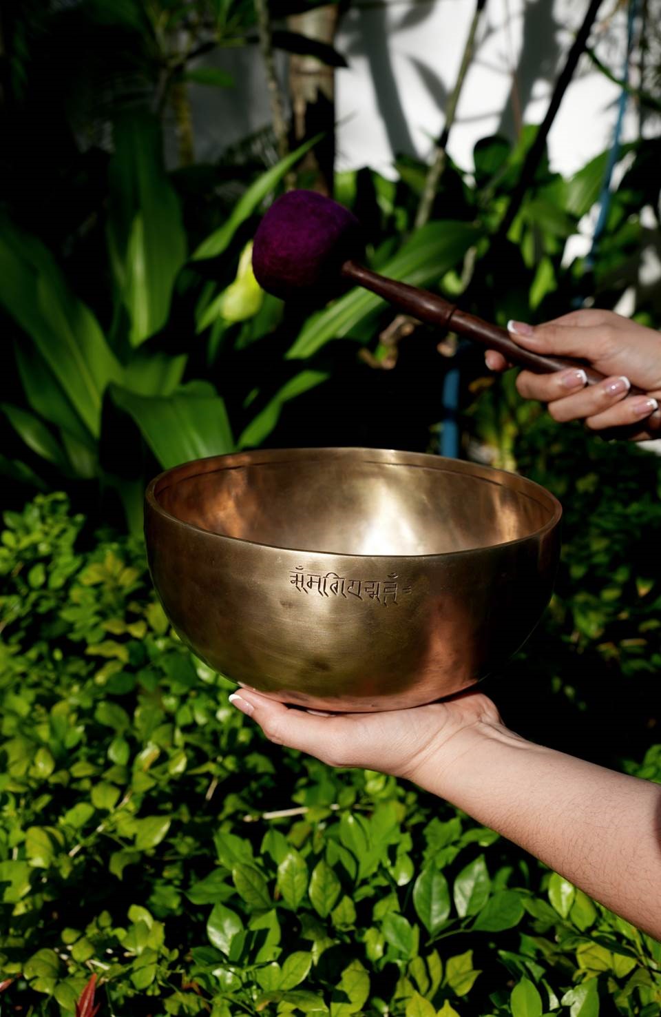 The Anam Spa’s new Himalayan singing bowl therapies are believed to stimulate circulation and boost the immune system, alleviate stress and anxiety, improve sleep quality, balance energy, release blockages, help naturally detoxify the body, and promote emotional healing.