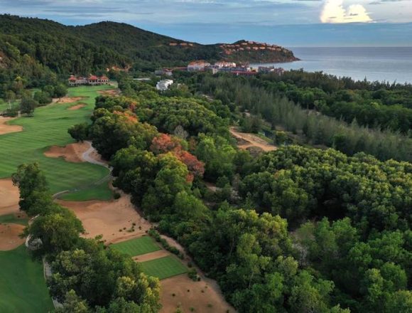 The Sir Nick Faldo Signature Design is wedged between the mountains and the ocean The Sir Nick Faldo Signature Design is wedged between the mountains and the ocean