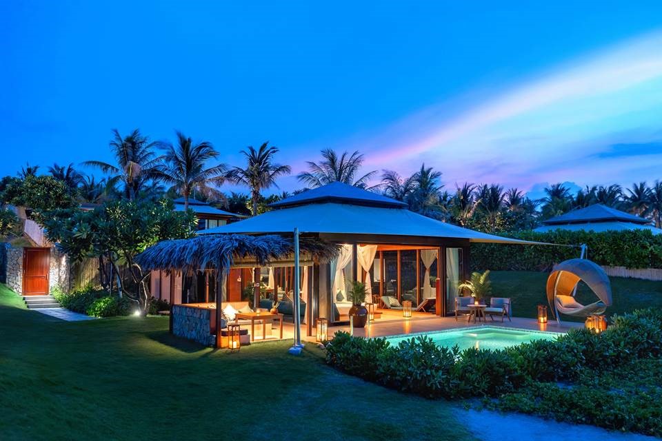 The beautiful beachfront Fusion Resort Cam Ranh is set in tropical landscaped gardens and is located just 6 km from Ranh International Airport.