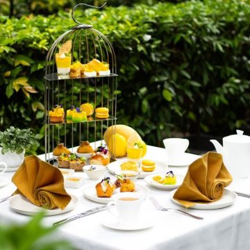 With an open kitchen, grand piano, and courtyard with a canopy of established gardens, The Colonial Restaurant, which specialises in modern European and French dishes with Vietnamese nuances, serves “Afternoon Tea Mango Symphony” from 3-5pm daily.