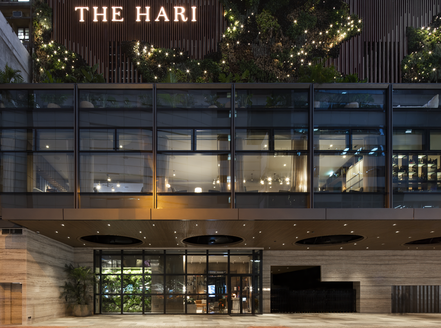 Reaching 30 storeys on lively Lockhart Road, in the heart of Wan Chai, the elegant hotel has joined forces with licensed guide and travel content creator @explore_hongkong to roll out the private ‘Best of Wan Chai at Night Tour – Explore Hong Kong like a Local’.