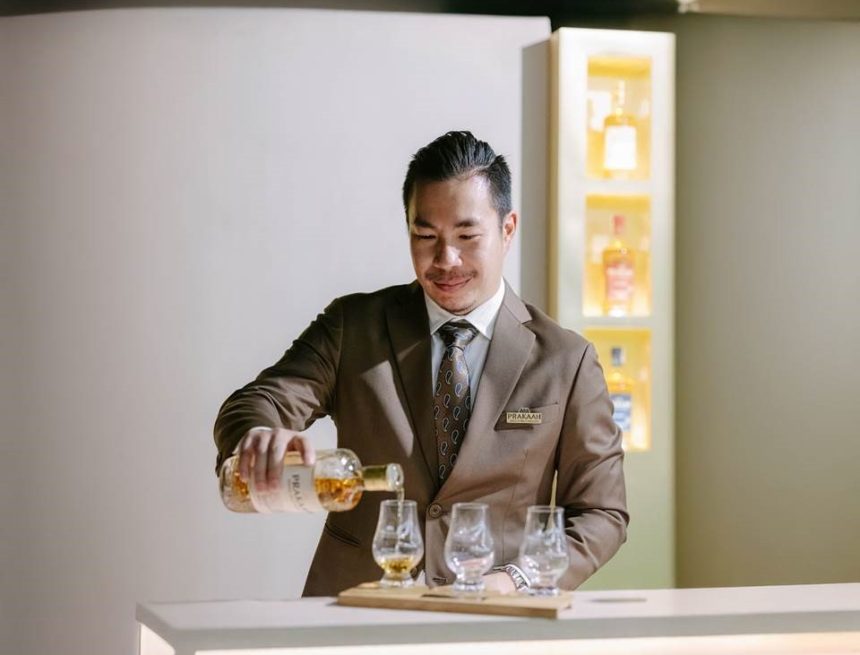 Suriyaphan, Prakaan Whisky’s brand ambassador, the founder of Tale of the Spirits bar academy and books, and a bar owner and bar manager, will craft four different cocktails.